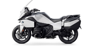 BMW R 1300 RT Motorrad in Weiß-Schwarz Seitenansicht – sportliche Tourenmaschine für lange Reisen und Roadtrips.